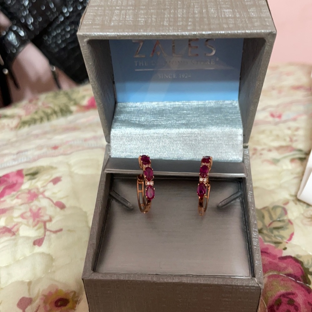 Zales hoop earrings